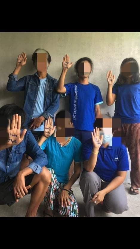 Khinthiri555's tweet photo. On April 21, #BlueShirtDay2021 was launched in #Thaketa Township to demand the release of all the detainees. #ReleaseTheDetainees #Apr21Coup #WhatsHappeningInMyanmar https://t.co/lsBQoNZoSU