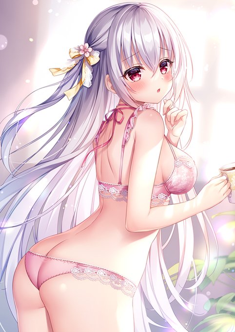 「お、おはよ…///」 