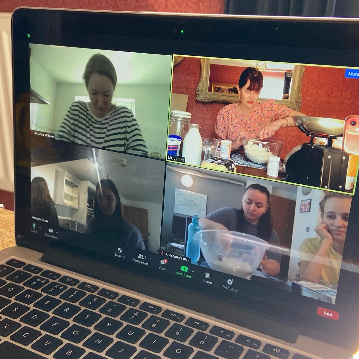 GEO in London tweet media