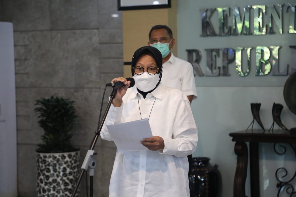 KemensosRI's tweet photo. Dalam konferensi pers hari ini, #MensosRisma mengatakan @KemensosRI memperbaiki integritas Data terpadu Kesejahteraan Sosial (DTKS) guna memastikan seluruh data memiliki identitas tunggal dan Nomer Identitas Kependudukan (NIK) yang padan dengan data kependudukan https://t.co/4Bq8M1XGTW