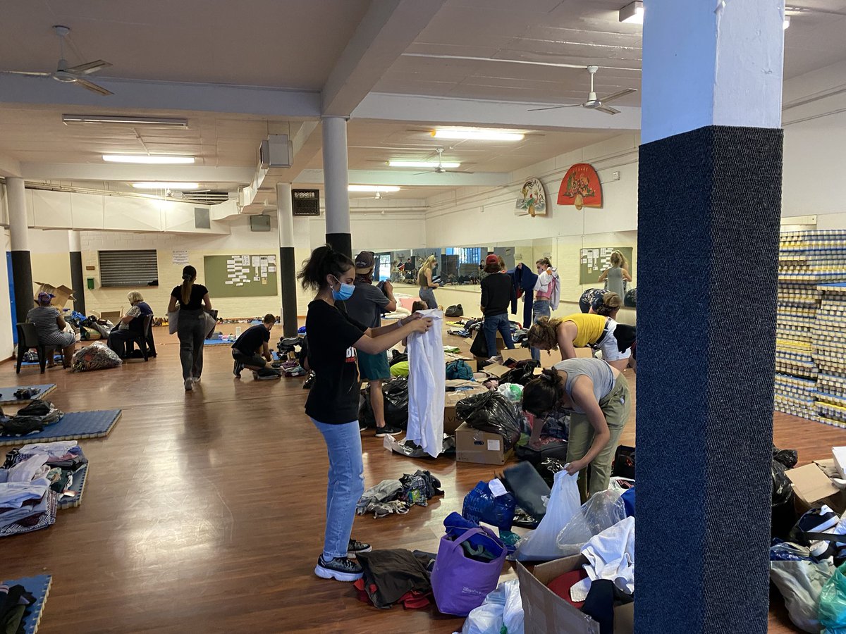 sasco_uct's tweet image. No time for performance. We are on the ground with the rest of UCT students. Ours is only to help students in crisis. Stationery, books and linens donations still needed @ GSB.