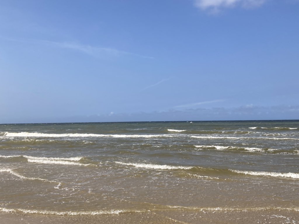 HarmVtweet's tweet photo. Vandaag weer de enorme #horizonvervuiling van #windopzee ervaren bij #Bergenaanzee https://t.co/iIPx7vjPKU