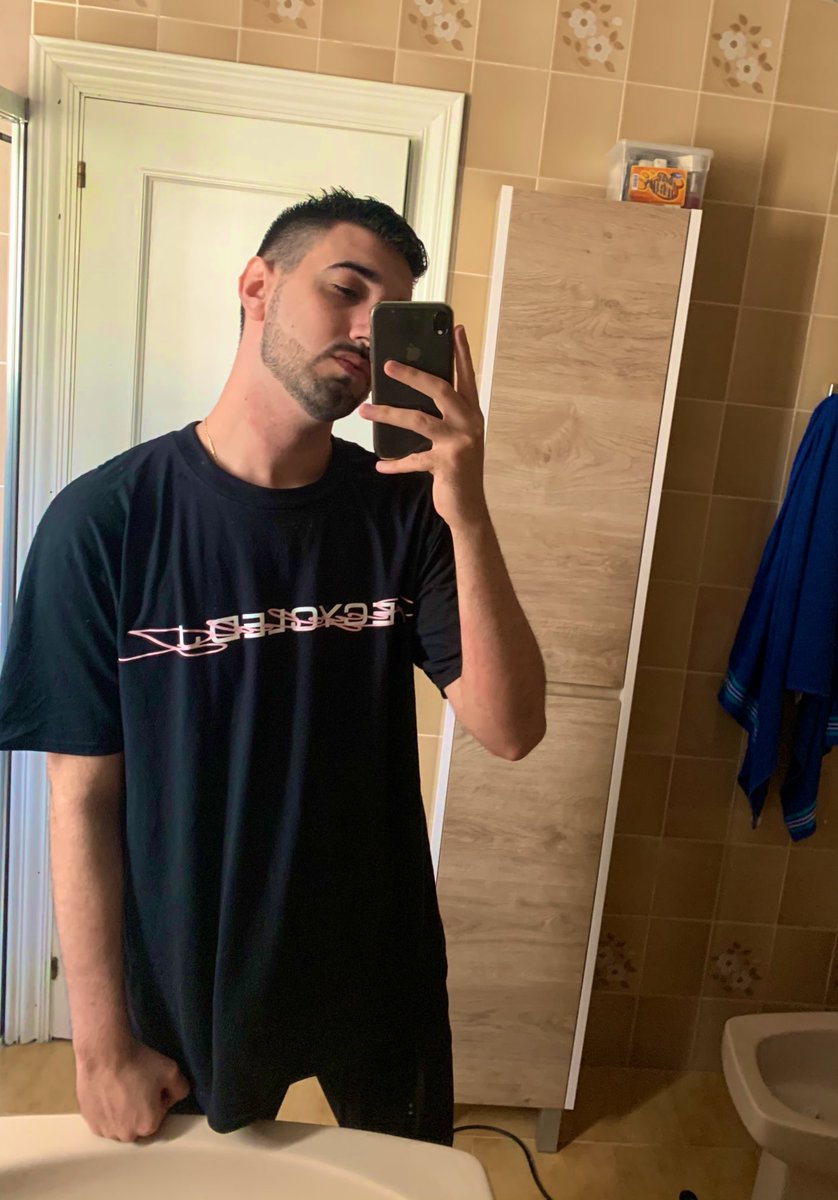 Victor19_97_'s tweet photo. Deseo no tener genio y que tu seas mi Jasmín✨ https://t.co/wWFXhbNBcg