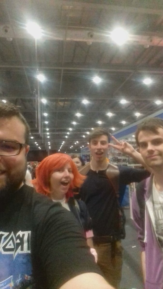 TheRealBatDan's tweet photo. 1) London MCM 2017.
Despite the fact this only has half my face in, I couldn't post any other picture first. The last time I saw this group (and others) properly. Which was four years ago nearly https://t.co/2uCKWrNW9Q