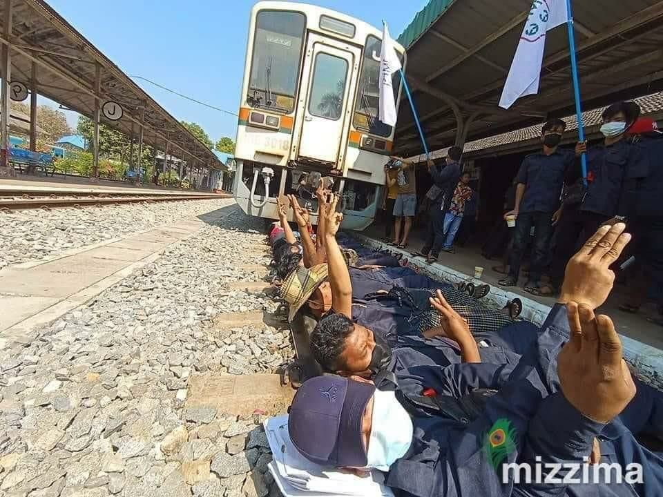 RAILWAY WORKERS have been EVICTED from their homes and have had NO pay. Despite this,  they &amp; other public sector employees are continuing CDM &amp; making #Myanmar ungovernable for the SAC Junta. 

Donations &amp; community support sustain them. Pic with banner from Myitnge, 26 March.