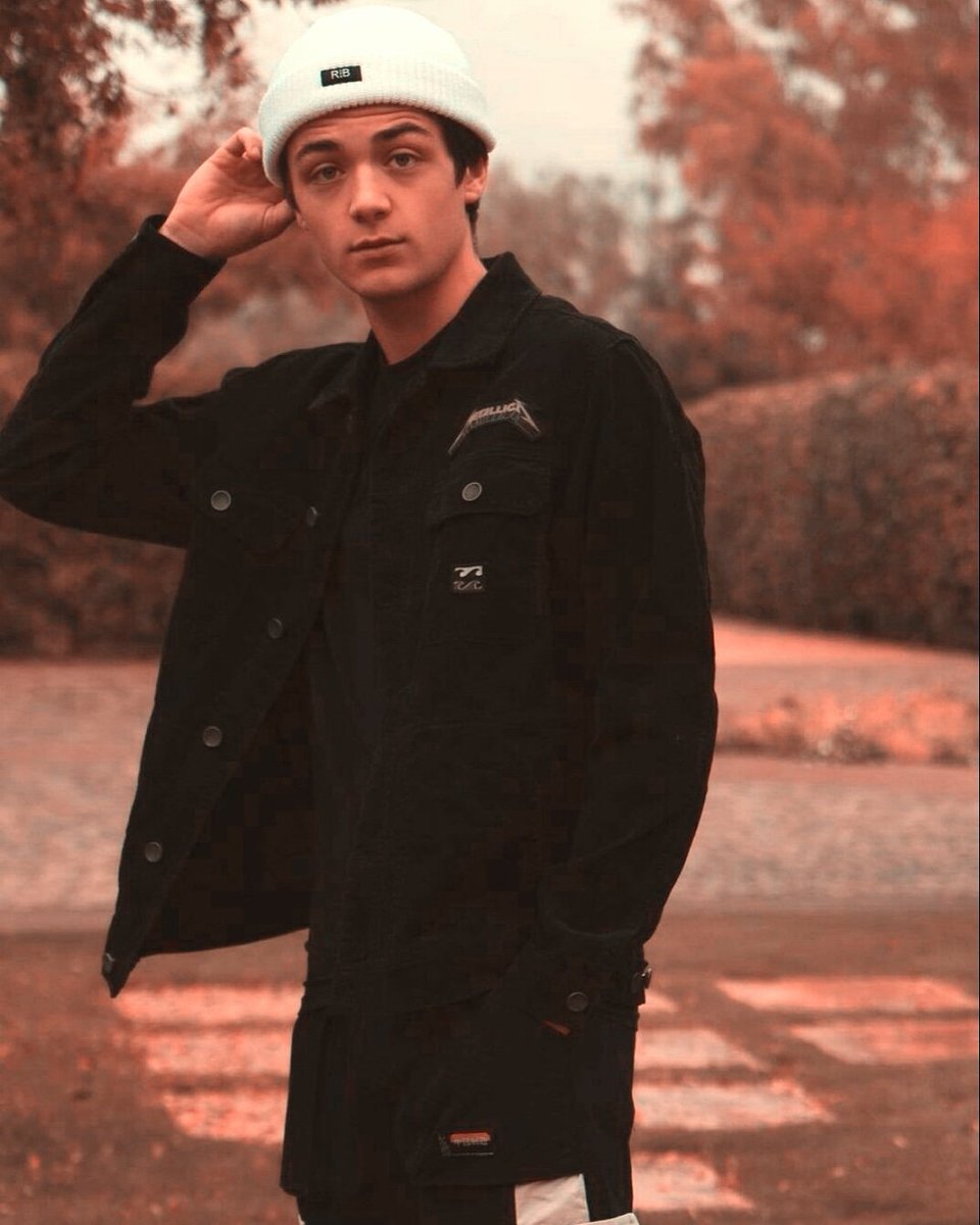 ALovers2020's tweet photo. @asherangel @AshersAngels ❤❤❤love your beanie!!!

#AsherAngel #HereforAsheAngel #Cute https://t.co/wYXWkjiHYZ