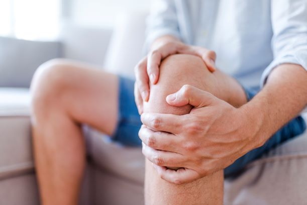 LondonIndHosp's tweet photo. We're excited to host a webinar with @samillington1 this evening at 18:30, to discuss how to manage degenerative knee problems and enhanced recovery following surgery. To join our interactive session, register via the link: https://t.co/PRJ13LPIKy 
#Orthopaedics #KneePain https://t.co/otrZPgKJio