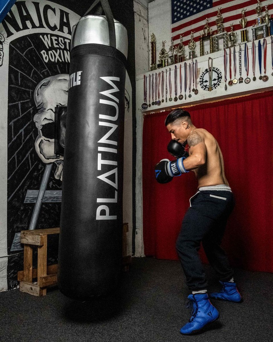 titleboxing's tweet photo. Proper range is about finding where you are the most comfortable fighting and your opponent is at their least. #itsawestsidething https://t.co/Y6xFeZgqlJ