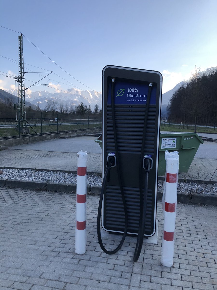 electricfelix's tweet photo. @stang2k Not a bad view for some brand new #hyperchargers right?
@TRIGEMA @EnBW
#alwaysbecharging
Standort: Werdenfelser Str. 28, 82496 Oberau
Thanks to @benewald
#Oberbayern
⚡️⚡️⚡️ https://t.co/gWn6IUddpL