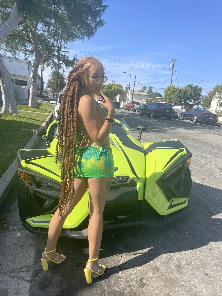It’s 420 right 🍃 so come drink this liquid marijuana 🥵