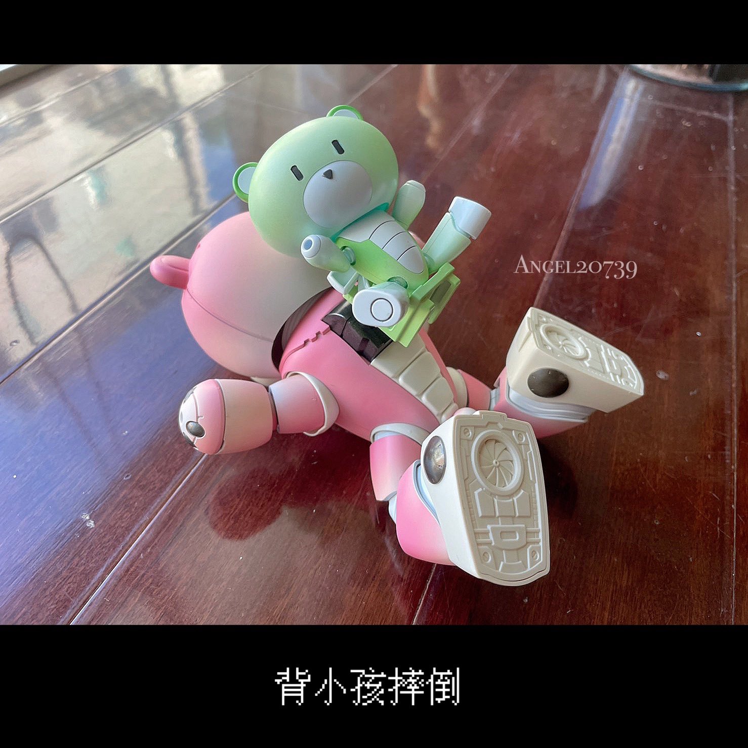 希兒angel 嗨 又來更新作品了 謝謝 Match Planet 小何老師的協助指導 讓我學會這次初嘗試噴漸層色 想做更多的配色 設計發想從水蜜桃 配色開始小隻的是以抹茶奶綠 配色 不知道大家喜歡嗎 塗完的瞬間我好餓 熊亞凱 蒼天紅蓮拳
