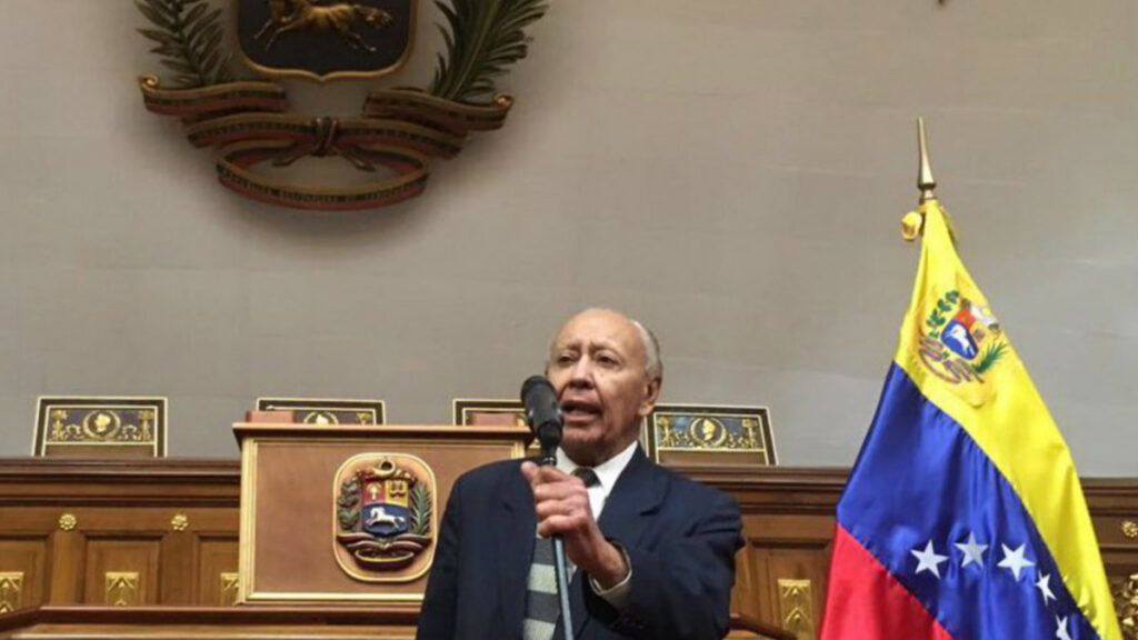 Queda claro que la raíces de nuestro partido se mantienen más fuertes que nunca, hoy nuestro histórico compañero Carlos Canache Mata aclara lo siguiente: "Me sorprendió ver en varios portales digitales la información en que se me había designado como integrante ..."