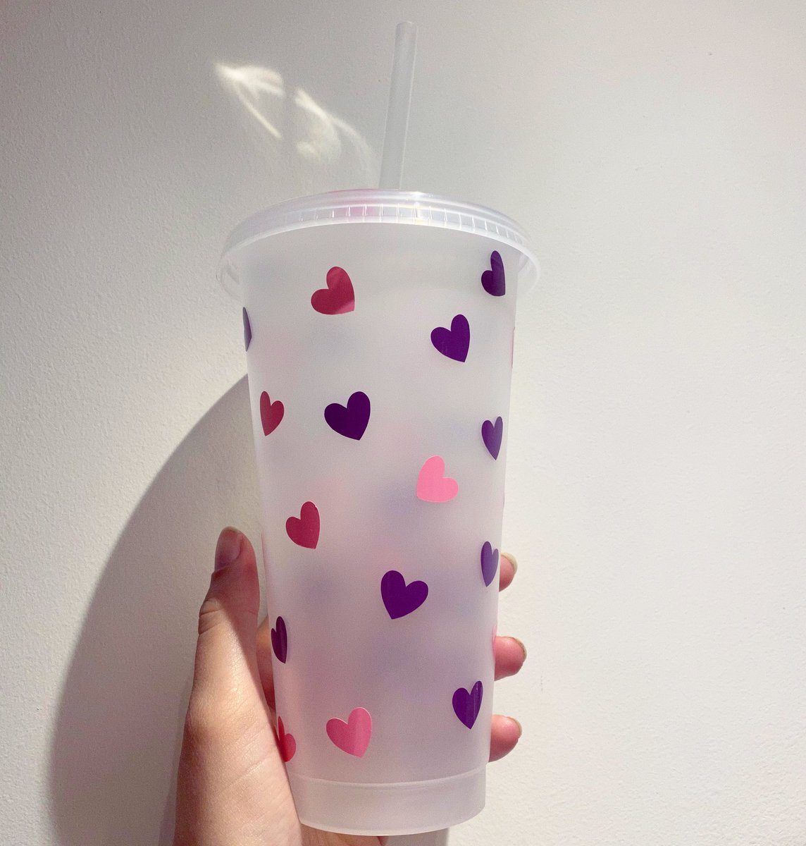 BlossomsCustoms's tweet photo. NEW DESIGN! I have now got plain tumbler cups in stock! I can put the Starbucks logo on the cup, in any colour🤍Please message me if you have any ideas on designs you want to see or would like a personal order🧋Only £12
#smallbusiness #smallbusinessowner #starbucks #starbuckscups https://t.co/QnbnRKl37U