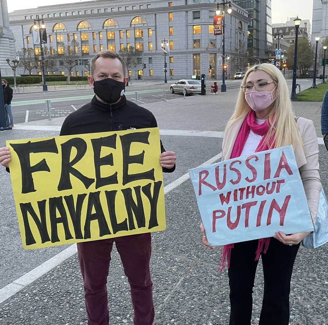 People are being arrested all over Russia (Rostov-na-Dony, Petrazovodsl.) Since we are 6.5 hours away from Moscow/St. Petersburg, & I went to the protest in SF & helped with organizing, I'm going to sleep now but will be back reporting in 6 hrs. Here, w/friends.  #FreeNavalny