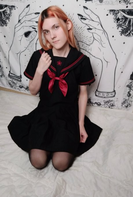 1 pic. #tgirl #trans #shemale #trap #femboy #sissy #crossdresser #redhead https://t.co/1NYrac7Luc