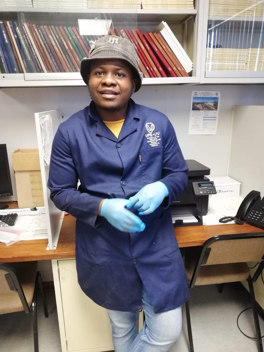 Lesia_Mokoena's tweet photo. Masters degree formally conferred. Third time's the charm.
#UFSGraduation2021
#UFSVirtualGraduation
#Master_of_Science
#Another_one https://t.co/hgkeGbHe4H