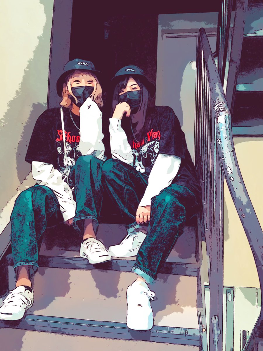 negima_deppa's tweet photo. 今日も今日とて。
.
#ペアルック #muro式がくげいかい #muro式 #ムロ式 #双子コーデ #バケハ #バケットハット #ニューエラ #ロックt #tシャツ #呪術廻戦 #ストリートコーデ https://t.co/3XGPQOpH2i