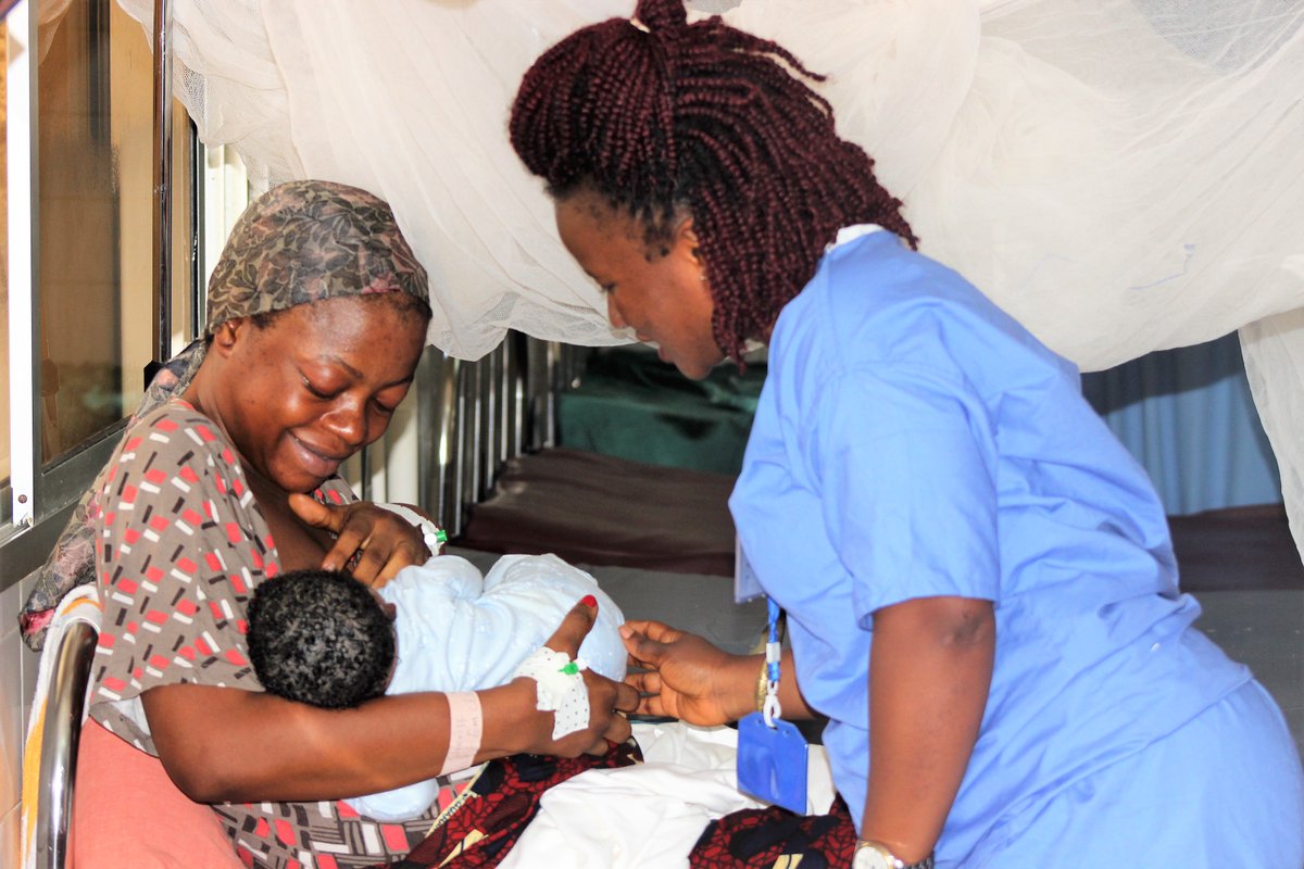 UNFPASierraleon's tweet photo. Free health care services for pregnant women and breastfeeding mothers are available at all government hospitals. We continue to encourage mothers to visit health facilities.

#LeaveNoOneBehindSL I #SaveWomensLives https://t.co/E3HPJ43LzB