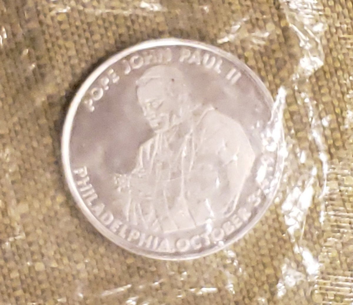 atticesoterica's tweet photo. Vintage Pope John Paul II/John Cardinal Krol Coin Medallion Commemorative October 1979 Visit To Philadelphia In Original Sealed Packaging https://t.co/KomteRLuaD #Collectibles #Curios #BestOffer #AtticEsoterica #Etsy #Vintage #Antiques #OriginalPackaging https://t.co/clQk7S7tRC