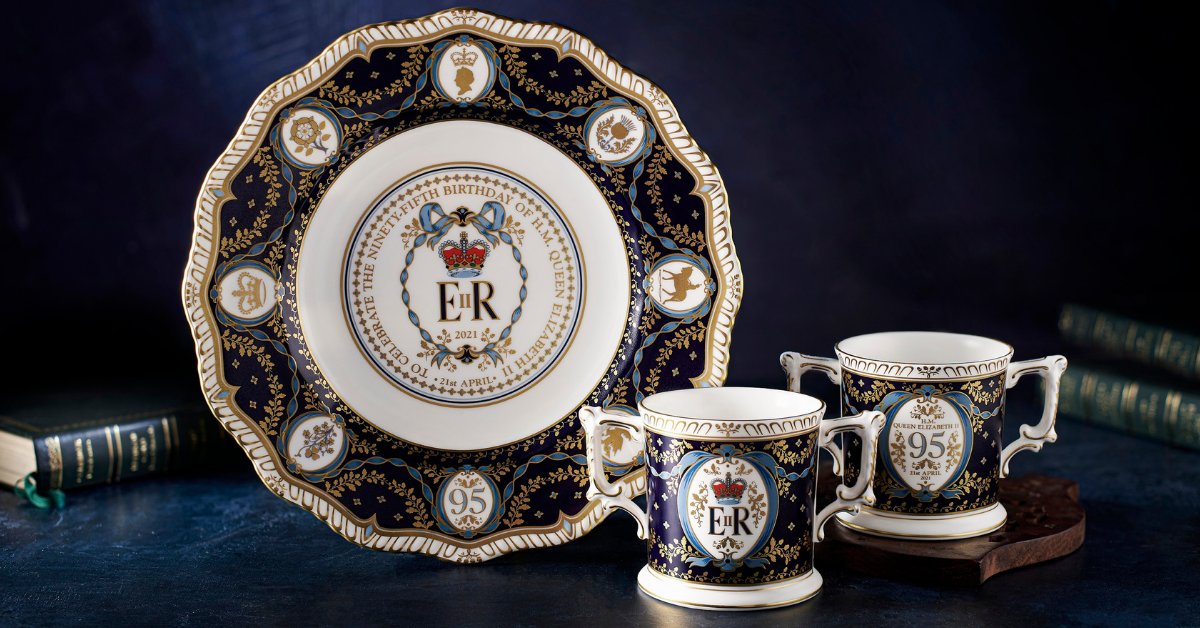 Today we celebrate the 95th birthday of Her Majesty Queen Elizabeth II

Commemorate this historic event with Royal Crown Derby's exclusive collection #madeinengland #QueenElizabethII #Queensbirthday

bit.ly/royalcrownderb…