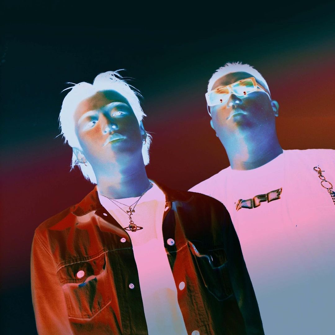 Kviar_'s tweet photo. [EP] Moldy, Sylarbomb - Sci-Fi Short Film

Moldy and producer Sylarbomb released Sci-Fi Short Film, a 8-tracks EP. 
There are actually 4 new tracks, and a remix for each.
This project has seemingly been inspired by Digital currencies, and the internet in general! https://t.co/jg2fMMuXeo
