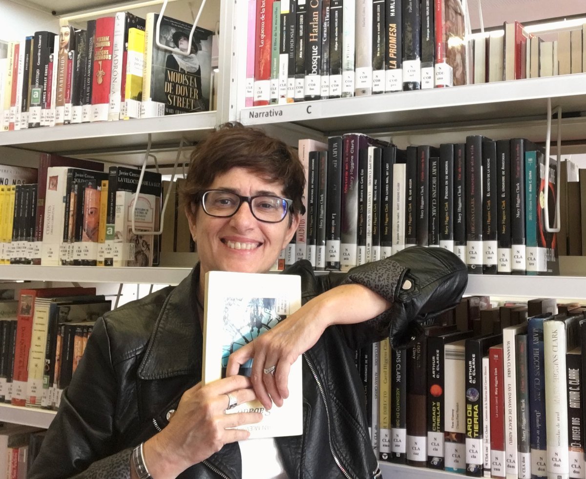 yriosgarcia's tweet photo. Este es mi #bpmStyle para @bpmmadrid desde mi querida Biblioteca Ana María Matute de #Carabanchel
#DiaDelLibro2021 https://t.co/x8ZQUjgscJ