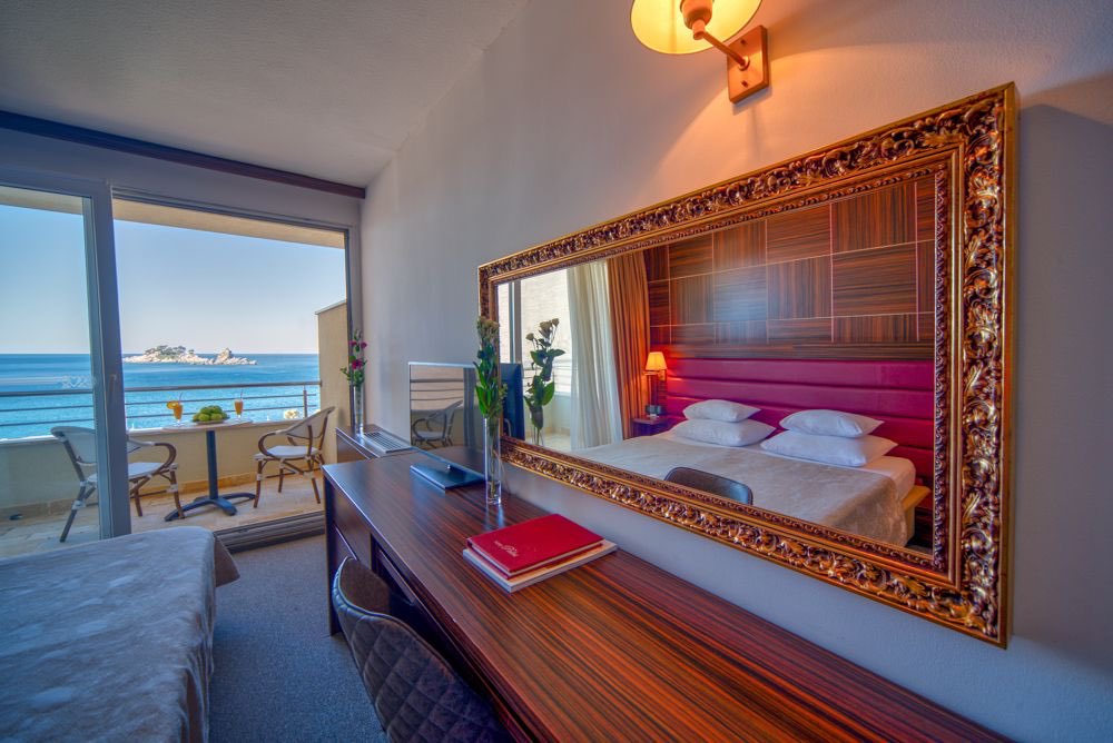 Da li ste odlucili gdje cete provesti uskrsnje i majske praznike? Ako jos uvjek niste, hotel Palas je za vas pripremio posebnu ponudu.
 * vec od 33 eura po osobi po danu, usluga na bazi polupansiona i dodatne povoljnosti za boravak djece uzrasta do 12 godina.