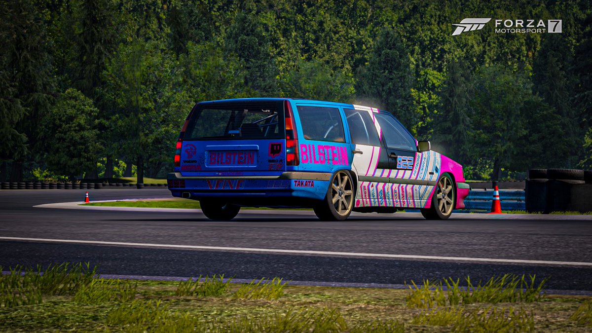 EVR_Senna822's tweet photo. On another note from all the BMW Collection shots I’ve been posting recently here’s my livery for @ETR__eSports Volvo 850R Cup #VGPUnite #TheCapturedCollective #Volvo #VirtualPhotography #Xbox #pinkisfaster https://t.co/C1bJsZ32J0