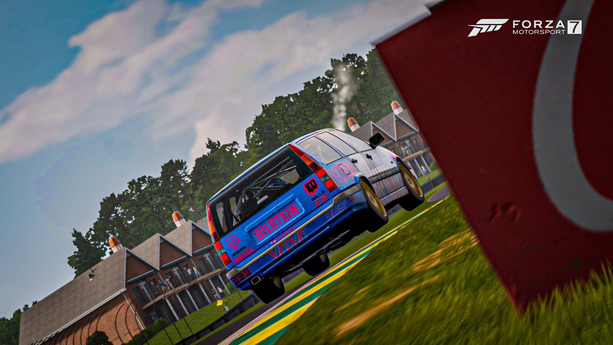 EVR_Senna822's tweet photo. On another note from all the BMW Collection shots I’ve been posting recently here’s my livery for @ETR__eSports Volvo 850R Cup #VGPUnite #TheCapturedCollective #Volvo #VirtualPhotography #Xbox #pinkisfaster https://t.co/C1bJsZ32J0