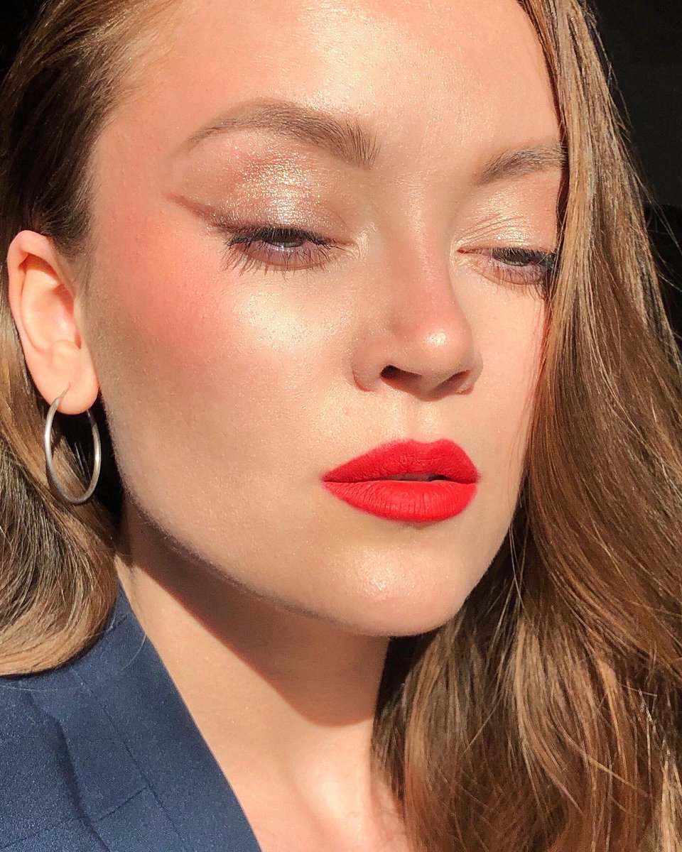 MariaMakeupHair's tweet photo. ☀️🥰💄💋
#макияж #идеимакияжа #makeuplooks #макияжчелябинск #визажистчелябинск #wakeupandmakeup #sunnyday #redlipstick #краснаяпомада #стрелкивмакияже #makeupeyes #makeupeurope https://t.co/uf9dtV80Zt