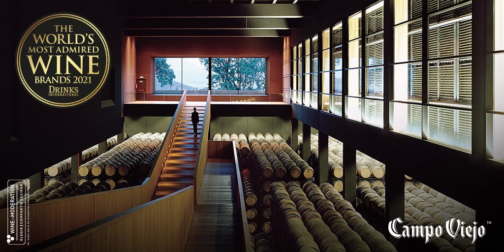 Hoy tenemos un buen motivo para brindar: la prestigiosa revista <a href="/DrinksIntMag/">Drinks International</a> nos incluye en la lista exclusiva de los 50 vinos más admirados del mundo. Todo un orgullo que compartimos con otras siete bodegas de nuestro país, ¡enhorabuena a todos! #DecantaLaVida #CampoViejoRioja
