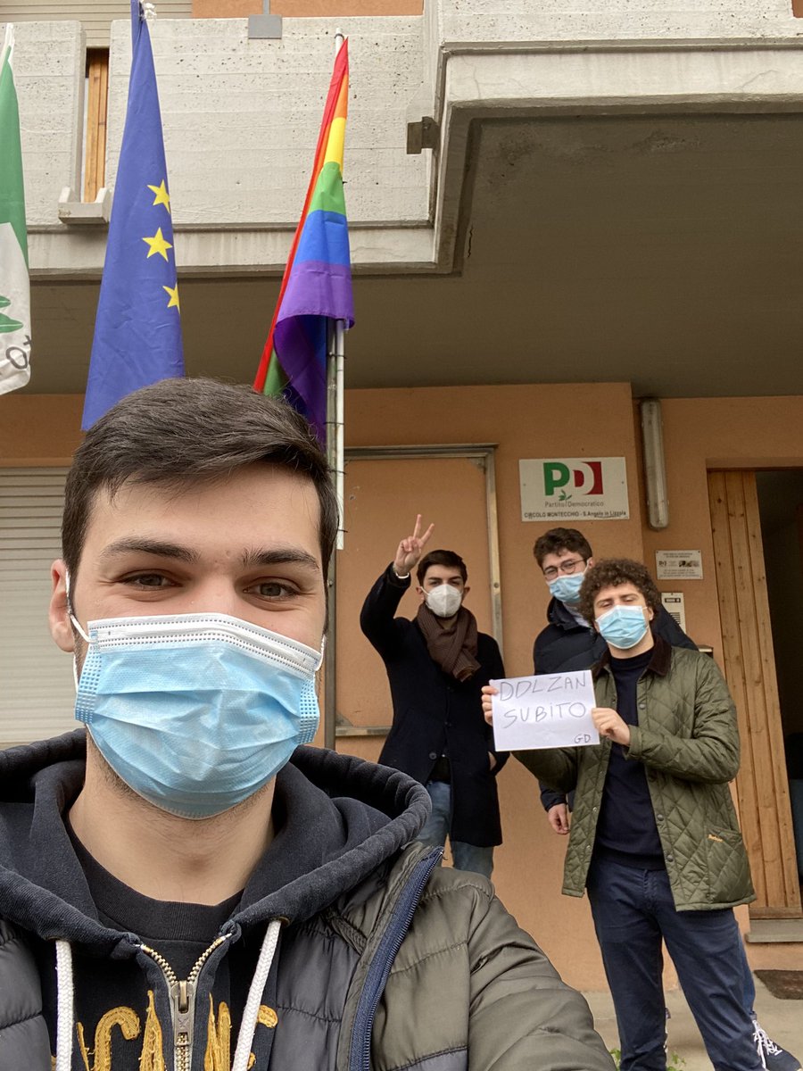 andreaorazi96's tweet photo. Domenica come #GDVallefoglia abbiamo deciso di aderire alla campagna lanciata da @zeroduePD a sostegno del #ddlZan
Sarebbe bello che tutti i circoli dei @gdmarche_ facessero lo stesso, e decidessero di colorare la nostra regione in difesa dei diritti 🏳️🌈
#gdmarche https://t.co/7aRdTVQLHX