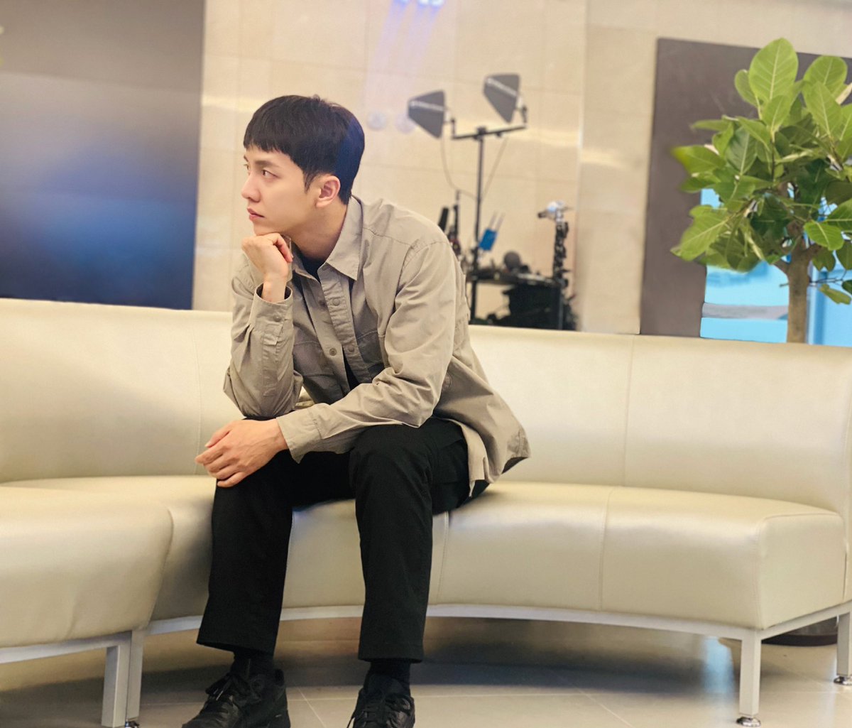 🎣엔딩낚시에 또 걸려든 찍찍이들.. 그래도 아직 철컹철컹은 안돼🚔🖐
바름이가 나쁜짓 한건 맞는데. 또 바름이 사연을 들어보면 또..일리가 있는것 같고 좀 그래ㅜ…#바름이처돌이 

오늘 밤 마우스 14회! 본방사수😋

📺 tvN 수목 드라마 <마우스>
📺 오늘 밤 10:30

#이승기 #leeseunggi #마우스