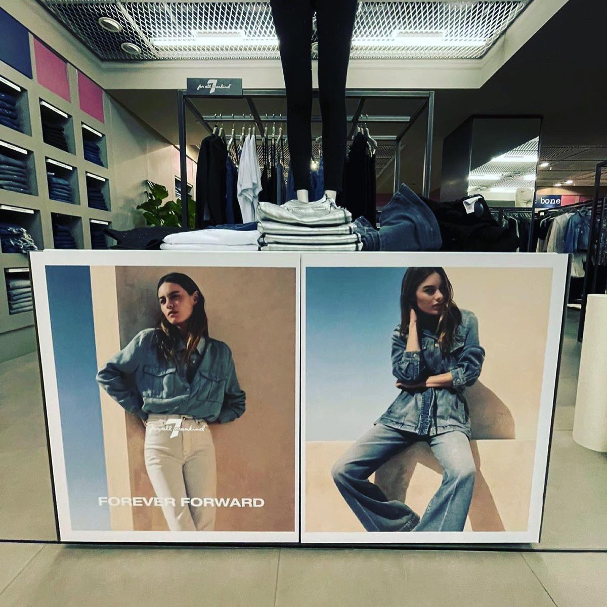 LicknSticker's tweet image. New Season means new imagery and branding for lots of fashion houses that we work with. This gorgeous display was put together for our client @7forallmankind for their new seasons denims 👖 #foreverforward #fashion #vm #7forallmankind #printandinstall