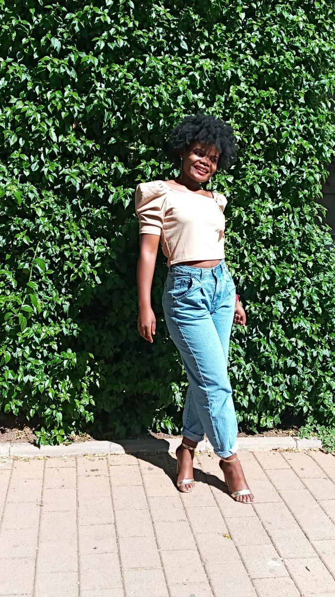 OrdinateSamkeh's tweet photo. The Model 🍁

Looking for a model for your brand? Clothing, hair etc? I'm your girl. 

Please retweet, my agent might be following you. https://t.co/njHHEp3ZKh