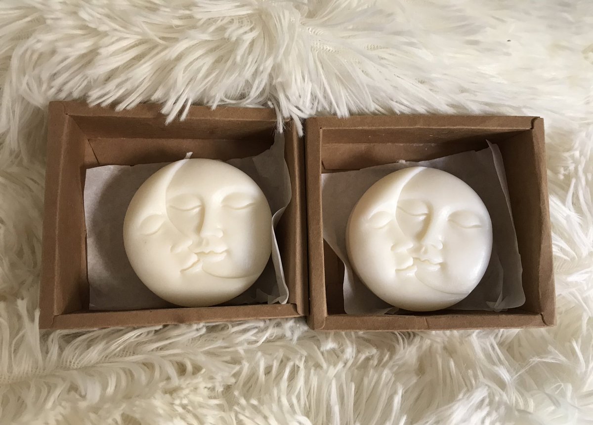 heavenbrat's tweet image. everyone look at my moon candles