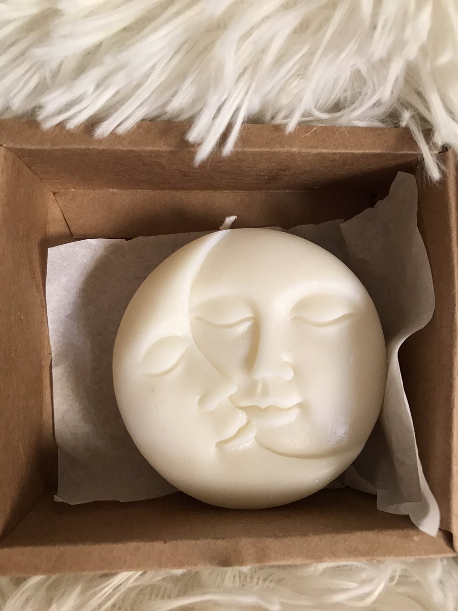 heavenbrat's tweet image. everyone look at my moon candles