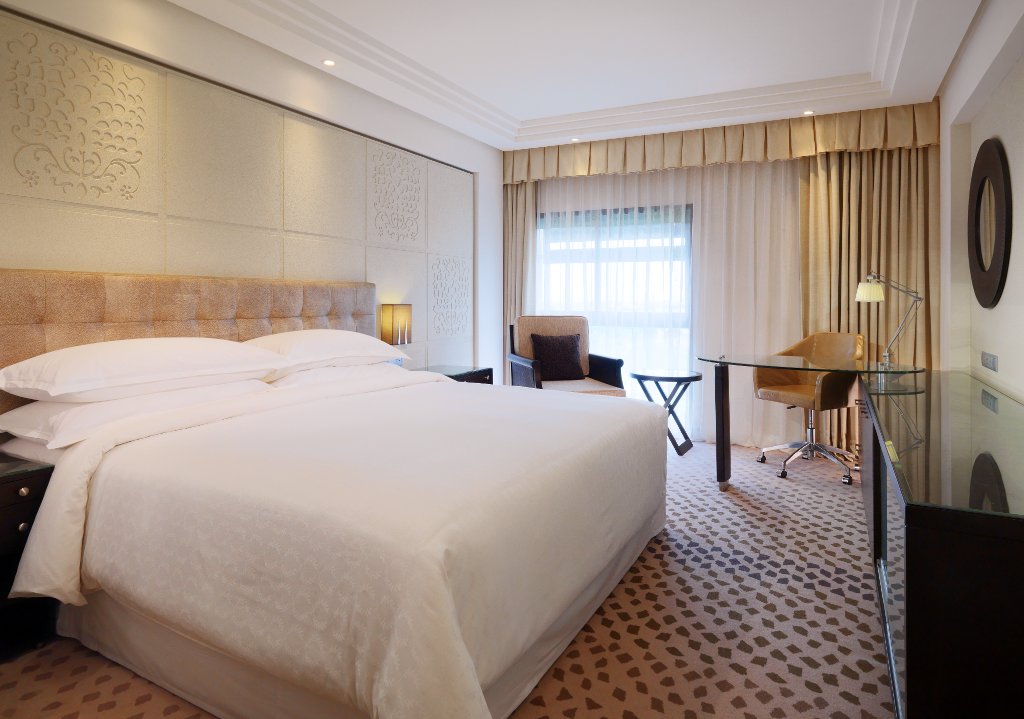 SheratonLagos's tweet image. We&apos;re welcoming you back to business with special rates when you book 10 or more rooms with us.
Book us now at sher.at/6173HoUef
#welcomebackoffer #hotellife #hotelroom #luxuryhotels #hotelliving #hotelstay #sheratonlagos #hotelfun #lagos #nigerianhotels #marriottintlmea