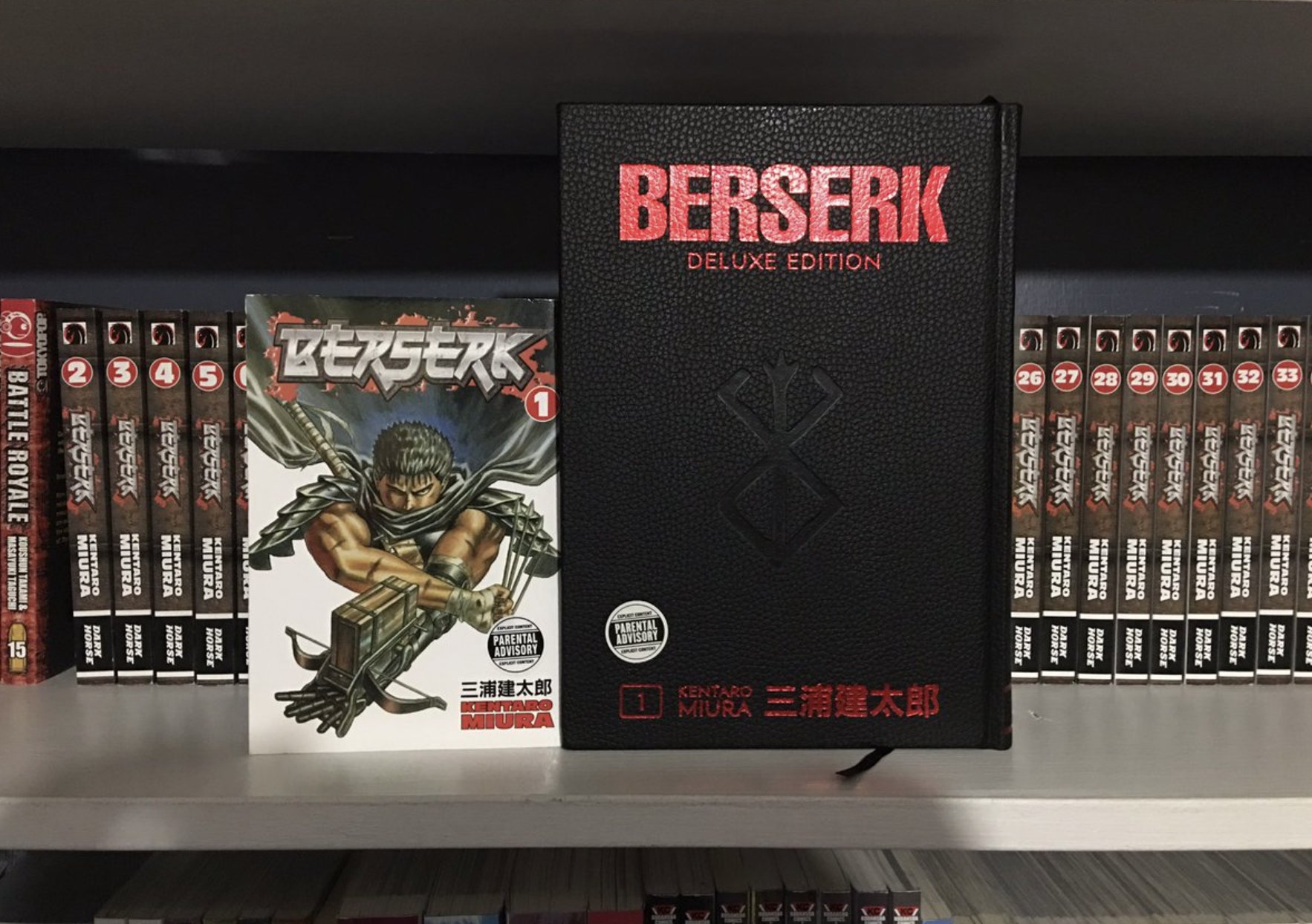 JWulen on X: Berserk Deluxe es la mejor edición que existe de Berserk.  Cada volumen son 3 tomos del manga. La calidad es DIOS, es leer Berserk en  formato A4 y con
