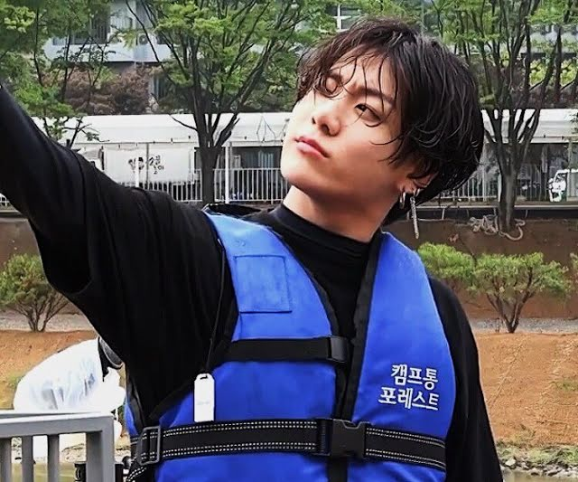 How can someone look so pure and masculine at the same time?