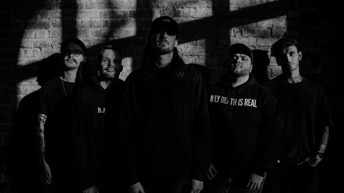 Inner Space droppen ihre knallharte Debüt-EP „Tremors“
morecore.de/news/inner-spa…

Foto: Michael Bomke / Offizielles Pressebild
<a href="/innerspacehc/">INNER SPACE</a> #innerspace #hardcore #metalcore