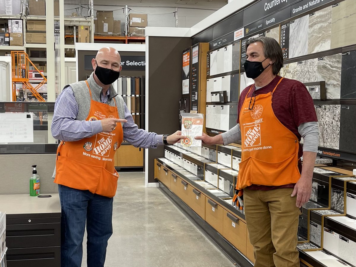 Awesome walk at 2103! Store looked great and the team was fully engaged! Well done! A special thanks to Peyton, Rick, Aida, and Bill for all they are doing to support the store. Congratulations on your RVP recognition! Well deserved!