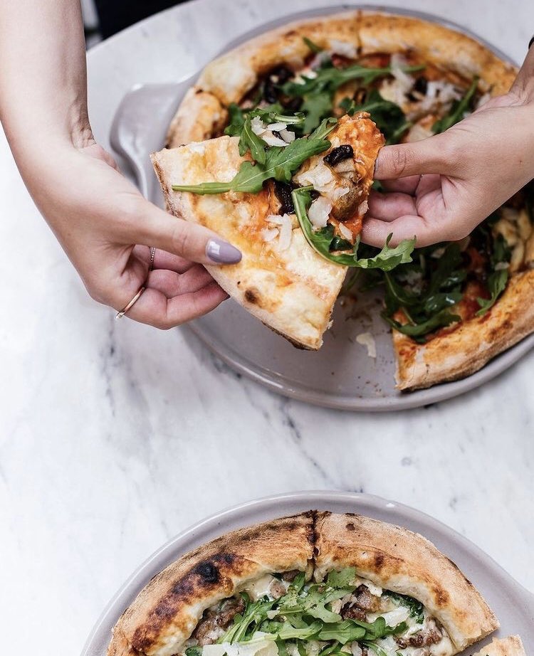 Do you prefer thin base or deep dish? Leave a comment below. 
#Vegeterian #Salad #Love #Yummy #Delicious #Tasty #kickititalian