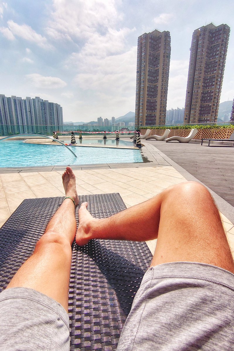 BenniPosenov's tweet photo. Sunny time = Pool time!  
晴裏偷閒！  
@CourtyardHotels
#sunnywednesday  
#pooltime  
#midweekfun  
#escapefromwork  
#summeriscoming  
#courtyardbymarriottshatin
#偷走星期三  
#放我半天假 https://t.co/bzQB7hMNPL