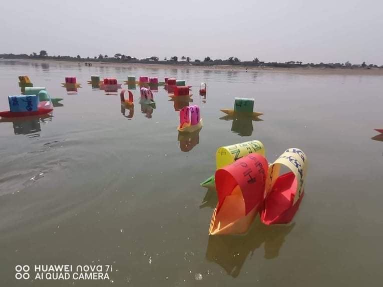 1311revolution's tweet photo. The Paper Boat Strike was held in #Bhamaw Township, #Kachin State, today against the military dictatorship in the support of National Unity Government-NUG.
#Apr21Coup #MilkTeaAlliance
#ReleaseTheDetainees
#WhatsHappeningInMyanmar https://t.co/sVcNarqHql