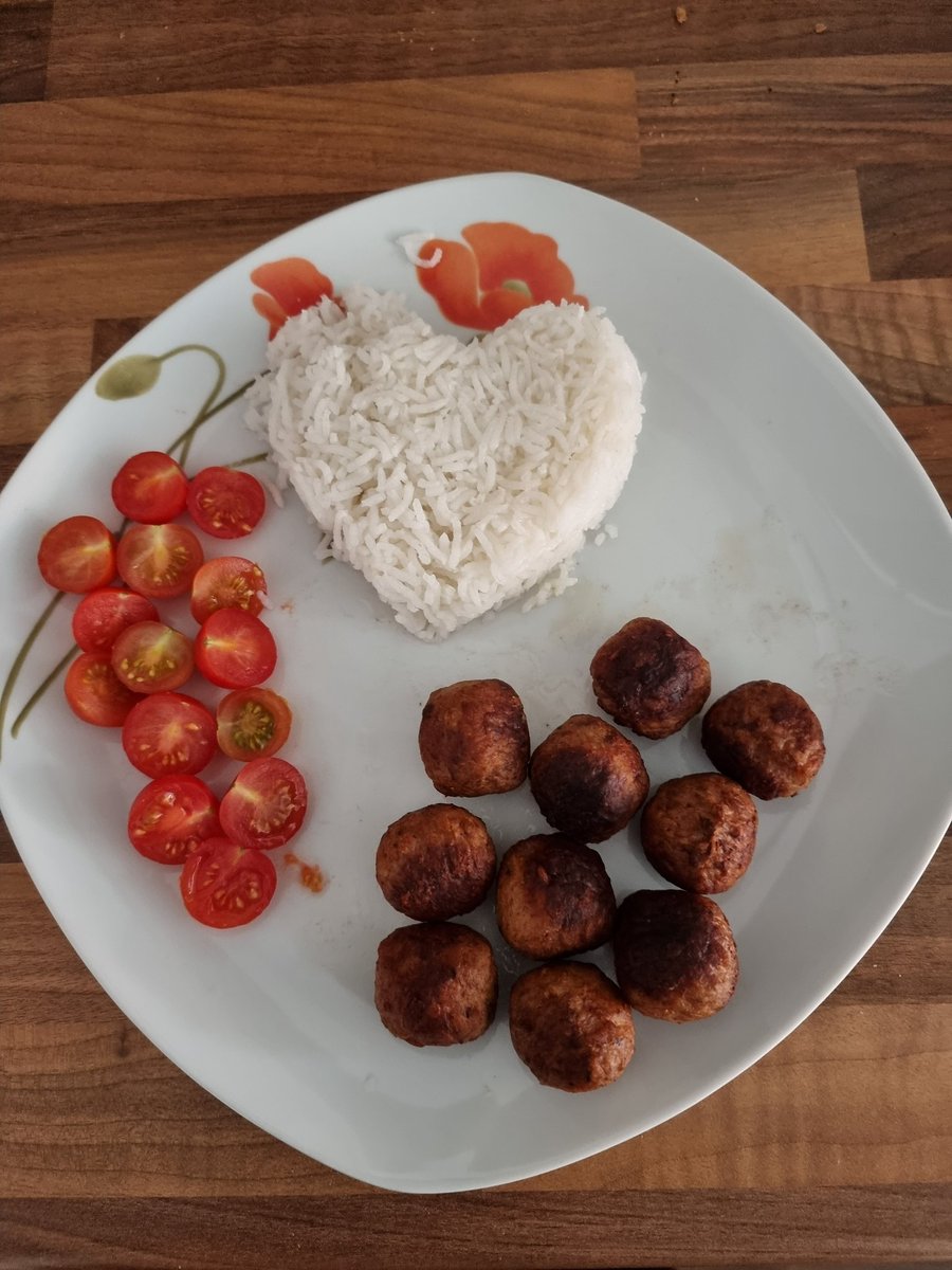 Mind_of_AC's tweet image. Veremos a ver si esta comida me da la energía necesaria para presentar #codeconf21es hoy!