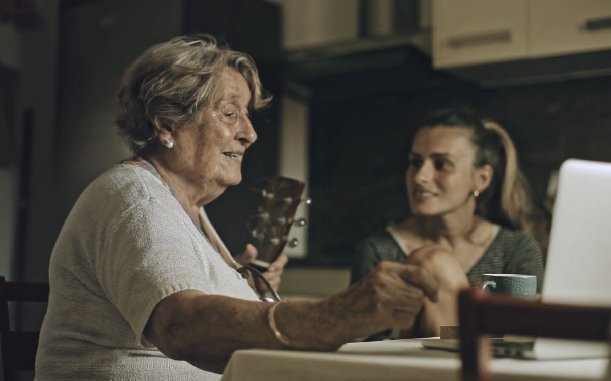 AVUIIIIIIIIII. 22:15h. <a href="/canal_33/">Canal 33</a> 

Teniu l'oportunitat de veure els dos primers capítols de la sèrie, fets amb molt d'amor, música i poesia! 💛

#SenyoraIsabelTV3 #ImpulsemCultura