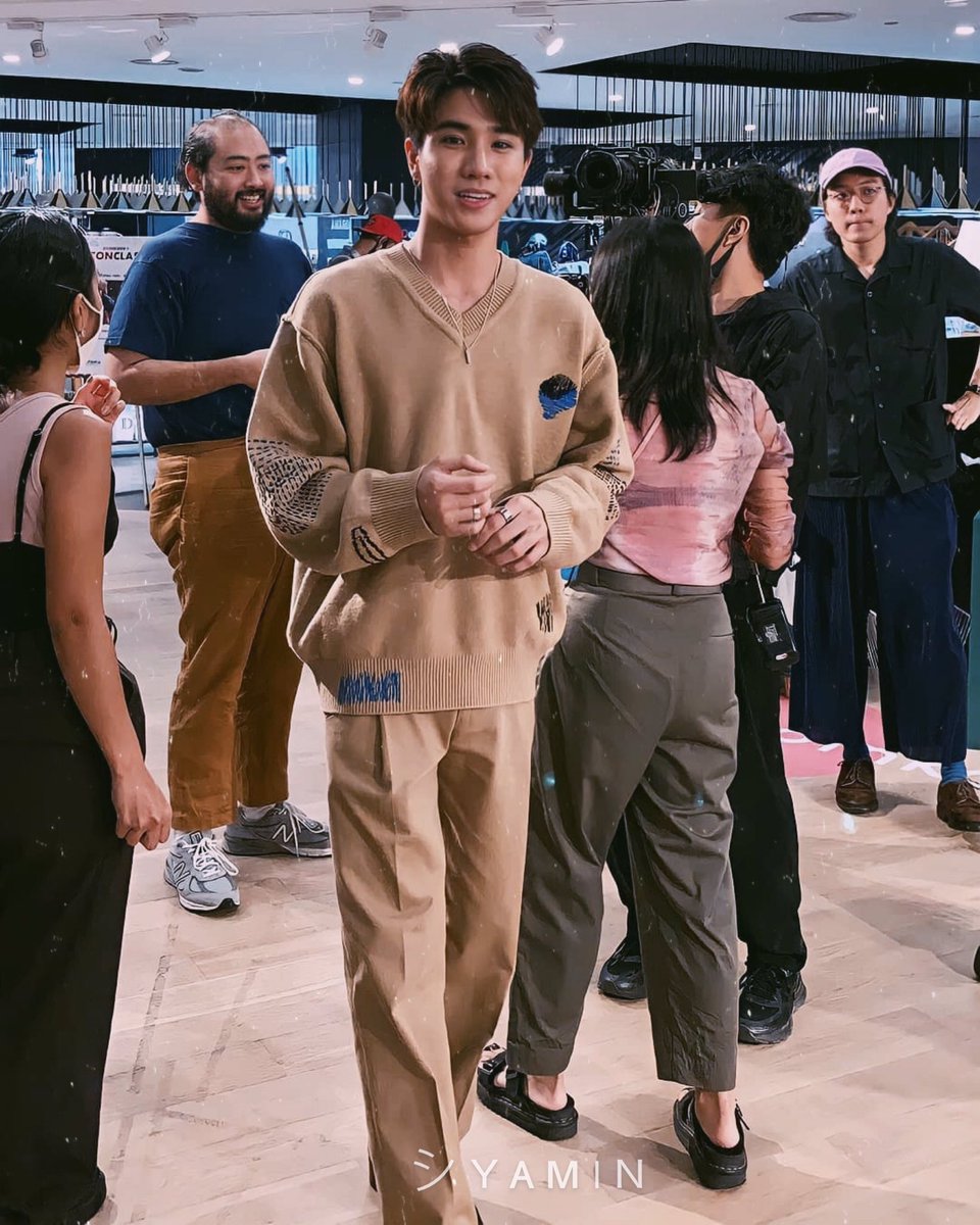 jayyadda's tweet image. how is perth tall yet small at the same time?