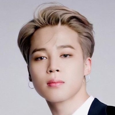 I hope you're sitting down.Forehead voting thread.Post yours.Today we choose violence. #BestFanArmy  #BTSARMY  @BTS_twt  #iHeartAwards