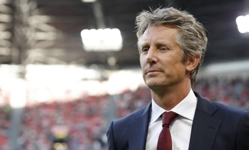 Caleb_Mufc's tweet photo. My pick for the new chairman for Manchester United. 

Edwin Van Der Sar.

Oh and also #GlazersOut https://t.co/UbIK1LgP7z